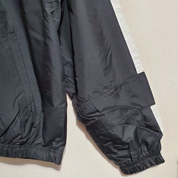 Nike Sportswear Women's Sz Sm Black/White Repel Essential Jacket (DV3006-010) - Picture 4 of 11